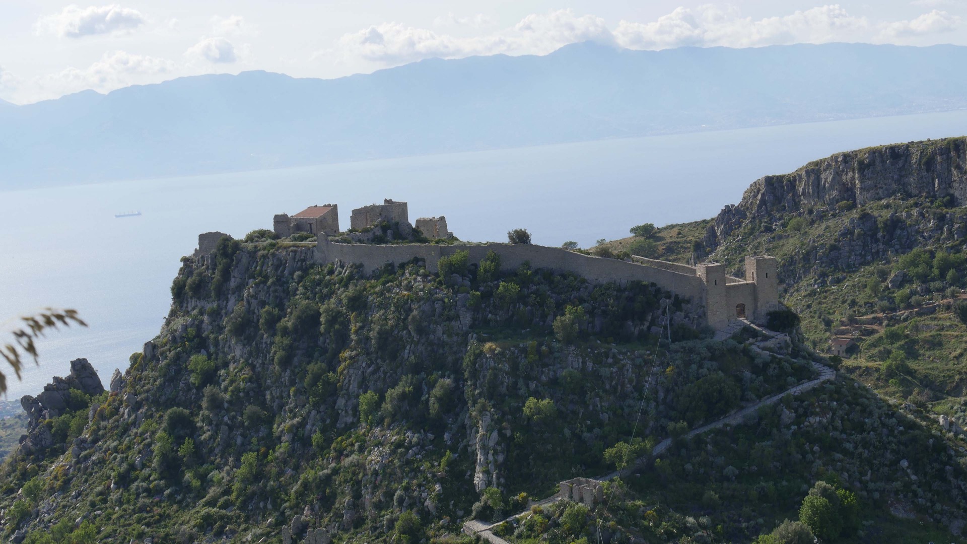 Panoramica del Castello di Santo Niceto